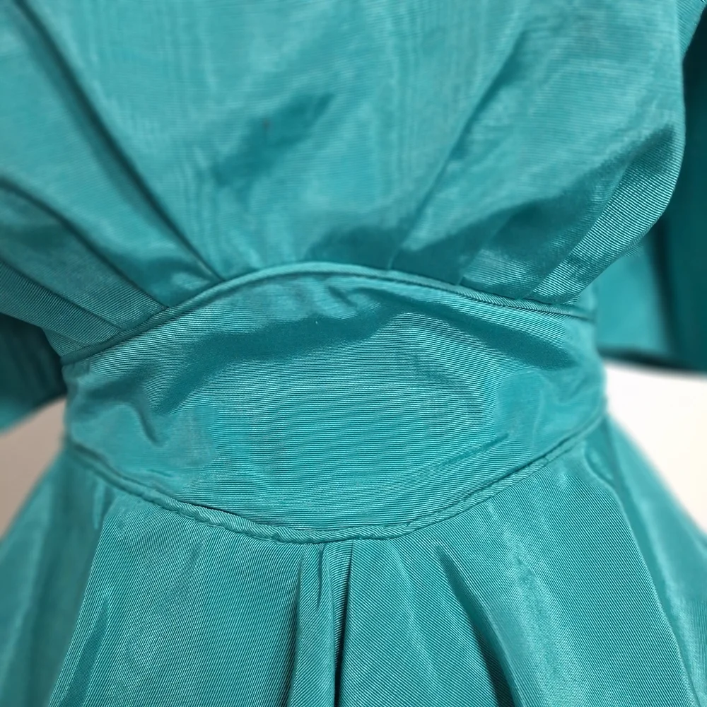 Watters & Watters Green Victorian Puff Sleeves Front Bow Peplum Top Size 14 - Picture 9 of 14